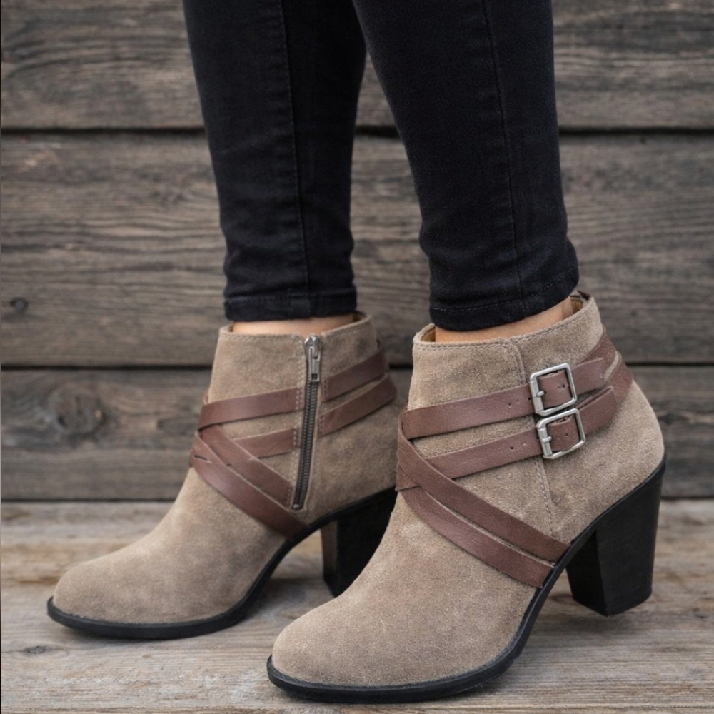 Lucky Brand Elyannah Western Boho Chic Harness Block Heel Bootie 7.5M